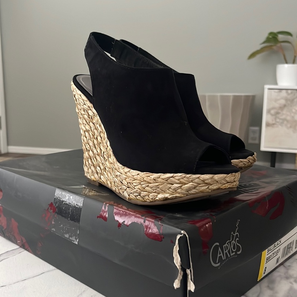 Carlos Santana Bali wedge heels.size 8.